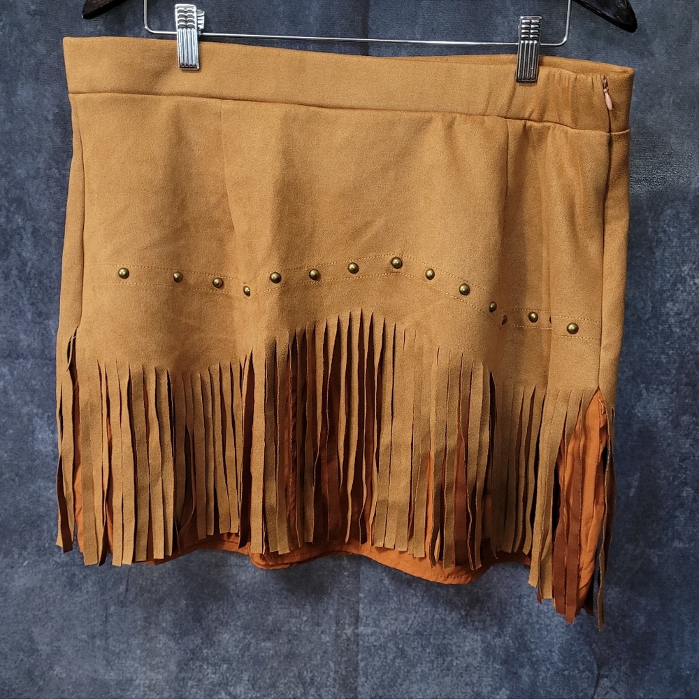 ✨️3/$25✨️ Plus Size 2X Tan Fringed Skirt with Stud Details